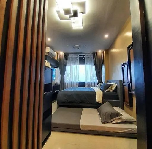 South Residences, Pinas