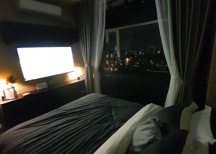 South Residences, Pinas 아파트